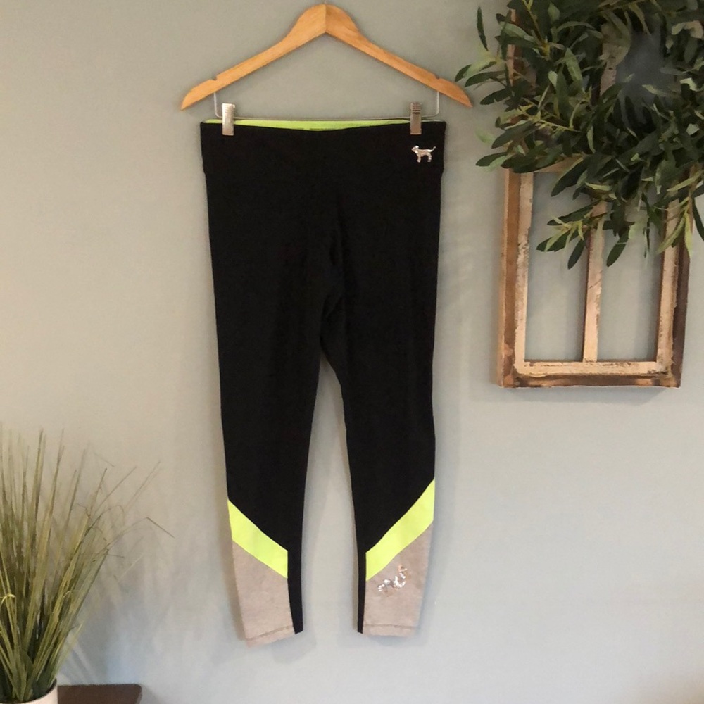 Woman’s size M Victoria secrets black leggins